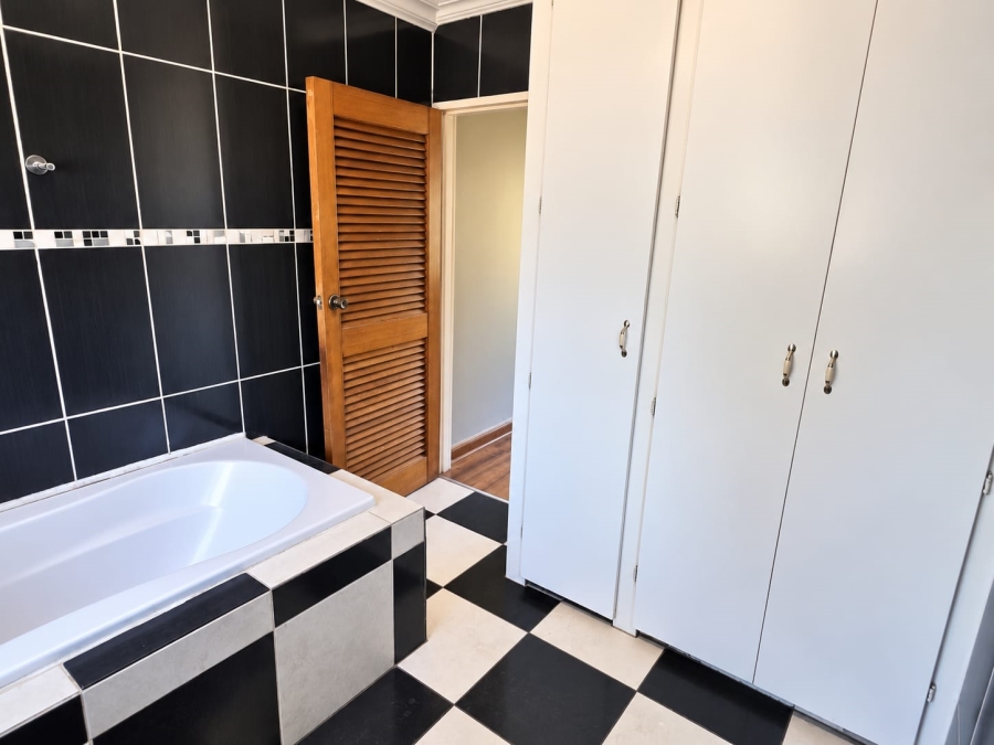 To Let 4 Bedroom Property for Rent in Fichardt Park Free State